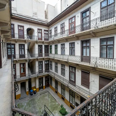 Navi Jozsef Budapest