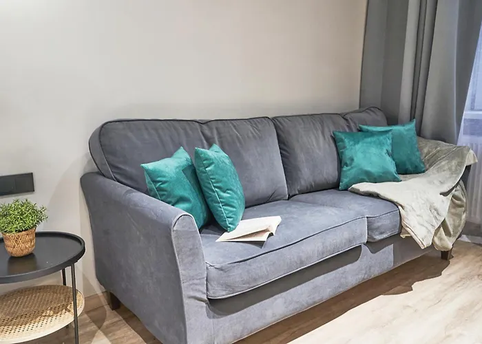 Navi Jozsef * Budapesta