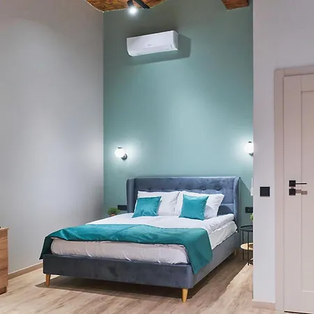 Navi Jozsef * Budapest